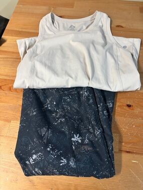 RBX Athletic Cream Tank with Black Patterned Leggings (Set) - Size Medium
NWOT